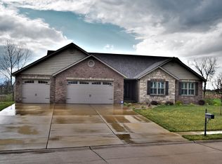 589 Wernings Dr, Columbia, IL 62236