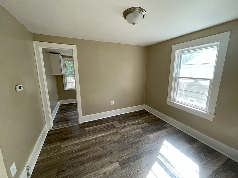 112 Winterroth St #UP — Photo 8