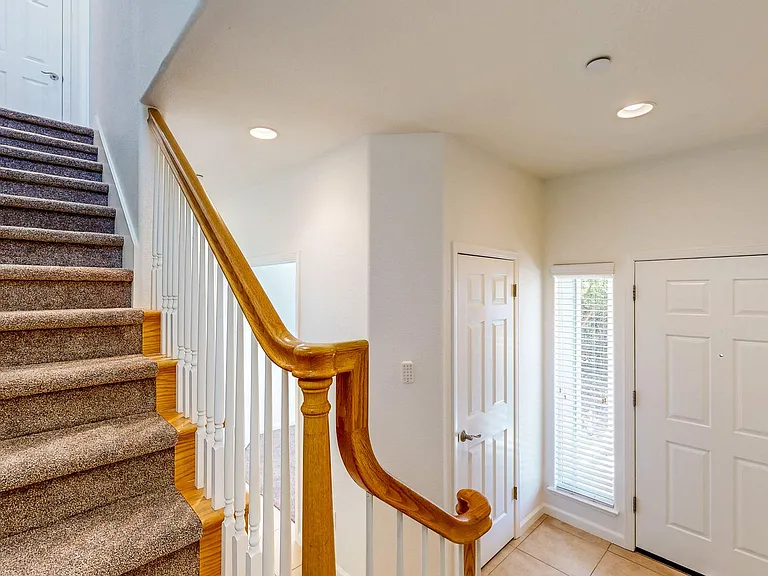 642 Acacia Ln — Photo 31