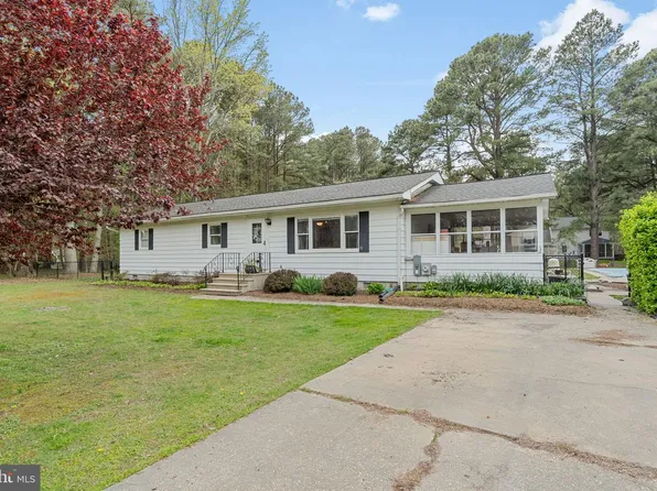 132 Pennick Dr, Stevensville, MD 21666