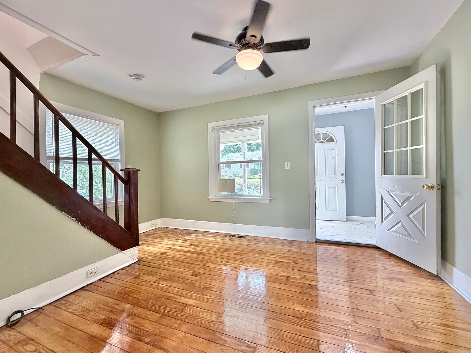 2 bed, 750 sqft, $2,200 — Photo 2