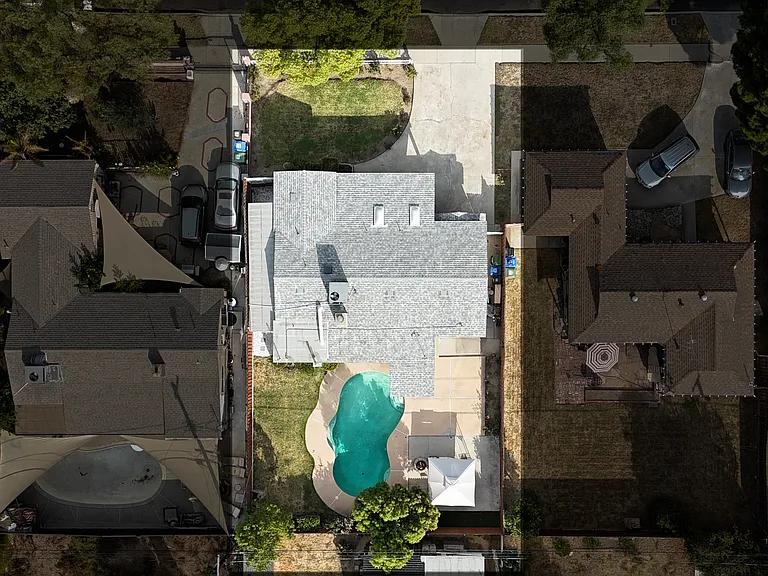 7439 Leescott Ave — Photo 30