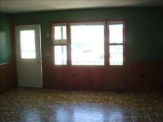 4th image of 102 Vinson Ct