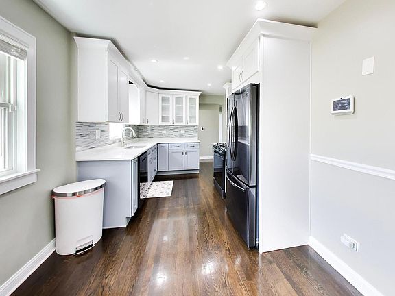 4th image of 3126 Cuyler Ave