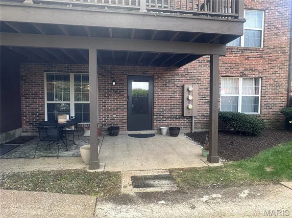 10531 Briston Ct, Saint Louis, MO 63114