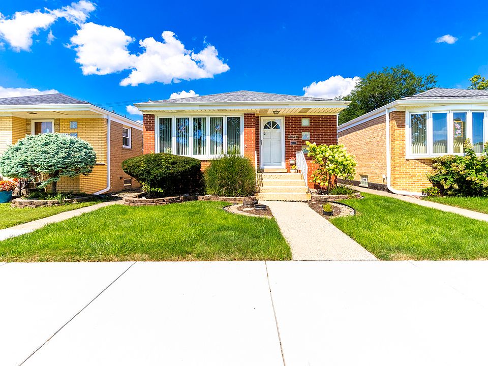 1st image of 6040 W 59th St