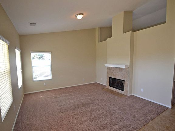 2nd image of 4413 N Orange Dr