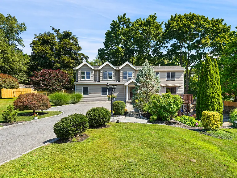 2079 Baldwin Rd — Photo 2
