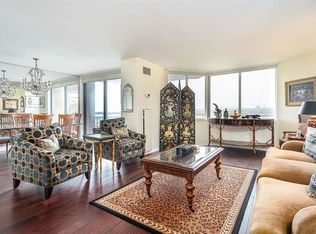 935 Harmon Cove Tower #935, Secaucus, NJ 07094