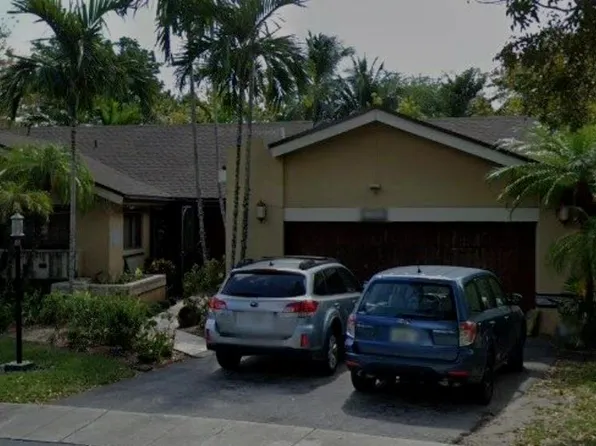 10220 SW 91st St, Miami, FL 33176