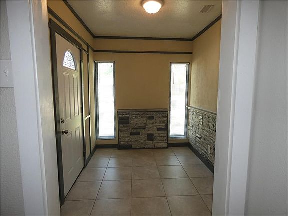 5th image of 710 Emberwood Dr