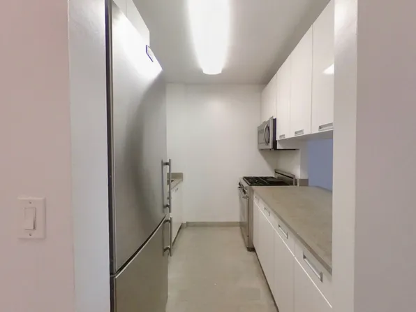 99 John Street 1012 image 3 of 17