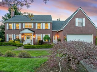 17382 Brookhurst Dr, Lake Oswego, OR 97034