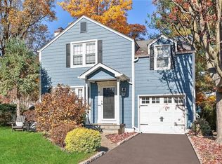 34 John Alden Rd, New Rochelle, NY 10801