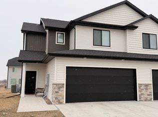 6945 Holly Ct, Johnston, IA 50131