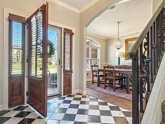 5th image of 200 Running Brook Ln