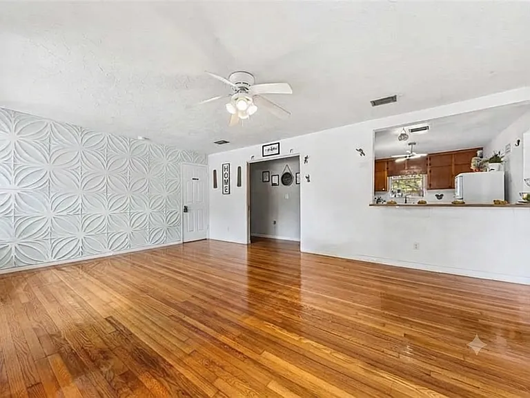 13 E Magnolia St — Photo 33