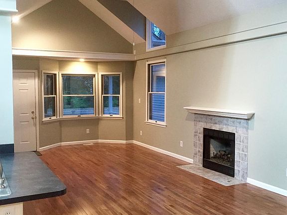 2nd image of 465 W Somersbe Pl