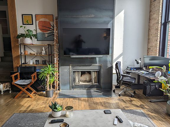 4th image of 2650 W Belden Ave #202