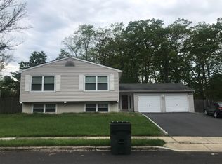 6 Flintlock Dr, Howell, NJ 07731