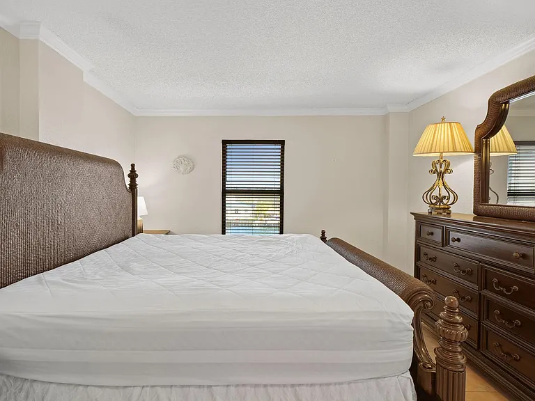 3100 NE 48th St #415 — Photo 23