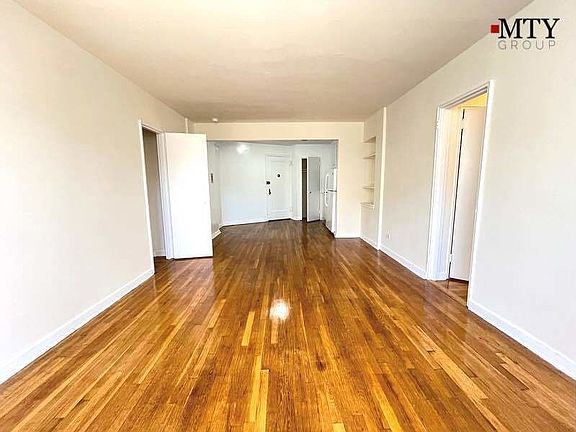 2nd image of 5505 Woodside Ave APT 320