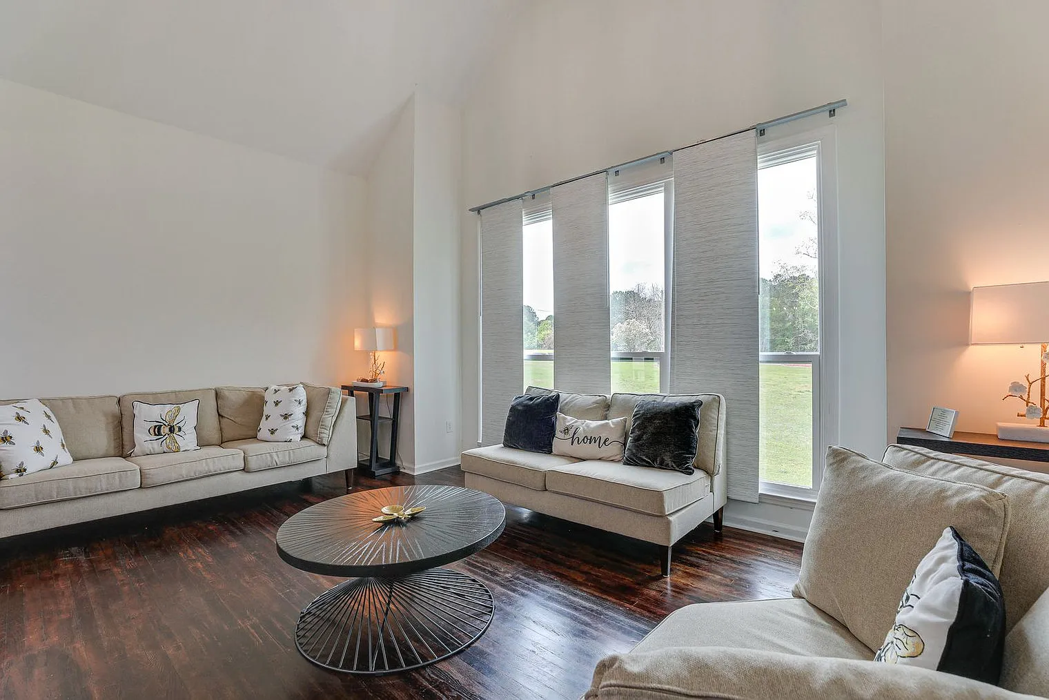 3 bed, 3.0 bath, 3390 sqft, $5,064 — Photo 4