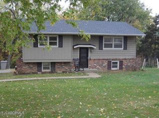 2046 Tanner Bridge Rd, Jefferson City, MO 65101