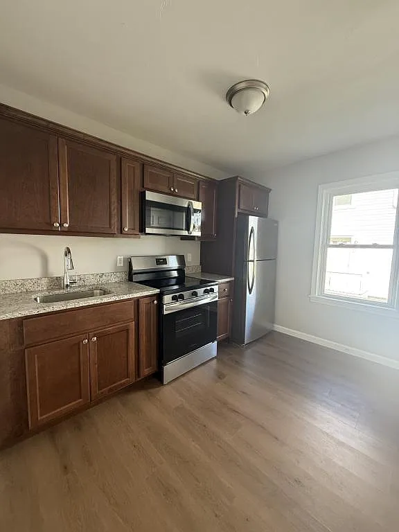 324 Tuttle St — Photo 1