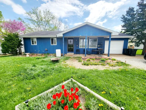 216 W 6th St, Gilman, IL 60938