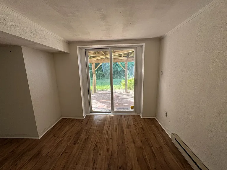 525 Highwood Cir — Photo 27