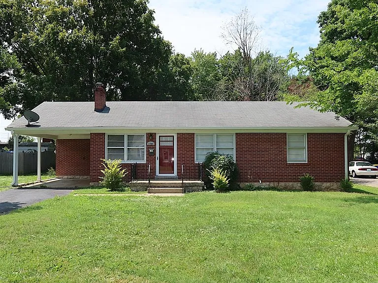 1704 Kenton St — Photo 1