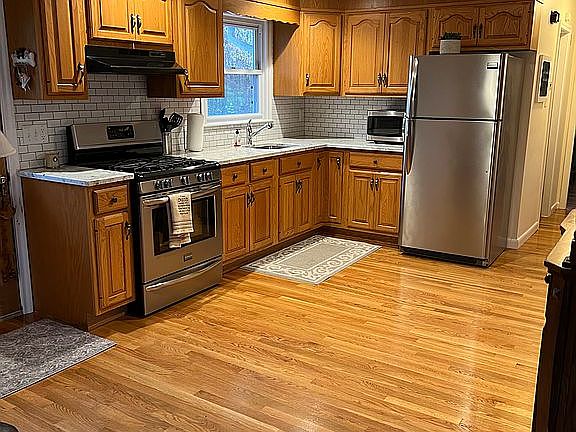 New counter, bksplsh & sink 
