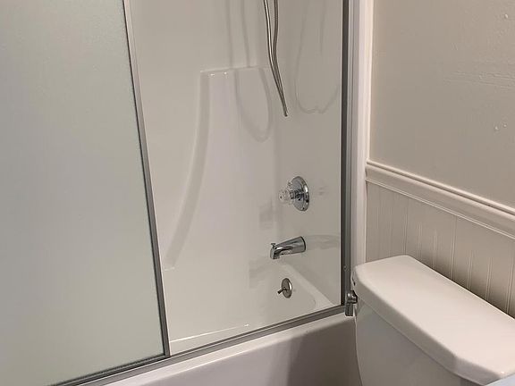 2nd image of 114 E 20th St APT 19