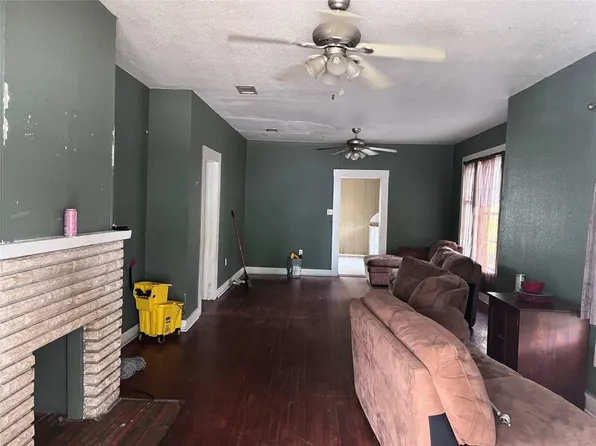 2904 Lipscomb St, Fort Worth, TX 76110