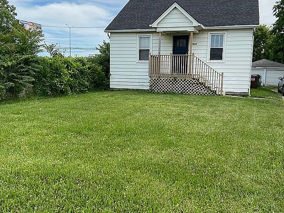 2nd image of 1013 171st St