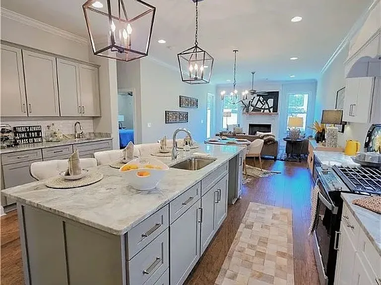 3175 Crestmont Ct — Photo 2