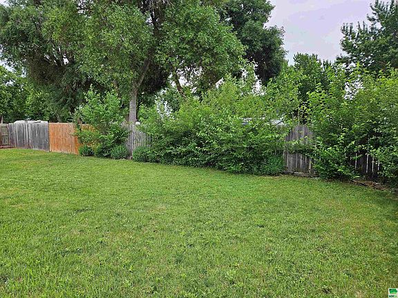 5th image of 606 Lakeview Dr