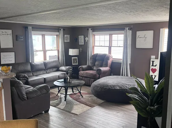 12480 Ann Dr, Blair, NE 68008