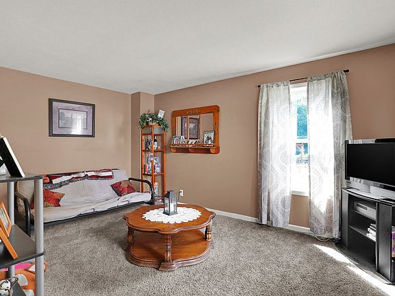 4th image of 12741 Bent Oak Ct