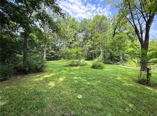 E 323rd St, Harrisonville, MO 64701