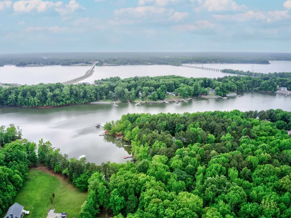 Occoneechee Ln Lot 4, Clarksville, VA 23927