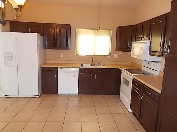 2nd image of 1350 S Moonflower Ln