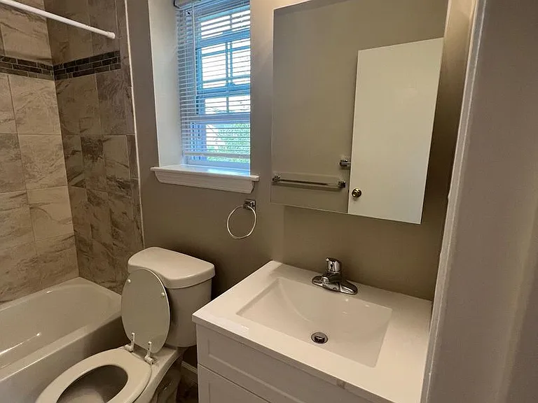 303 Plainfield Ave — Photo 6