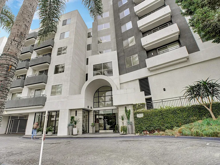 10601 Wilshire Blvd #533 — Photo 1