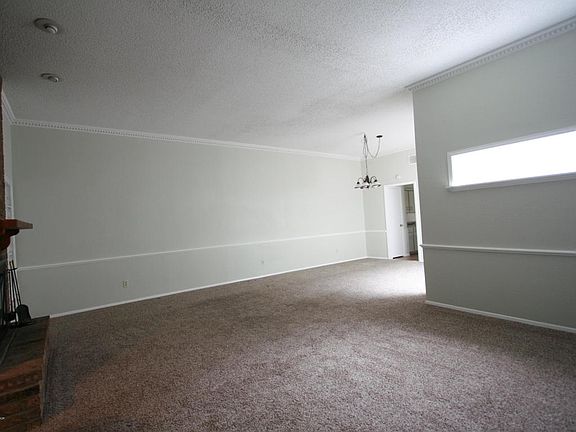 3rd image of 3113 Fleetwood Dr