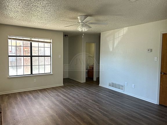 4th image of 3707 Hereford Ln #B