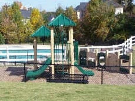 3rd image of 376 Guibor Ct NW