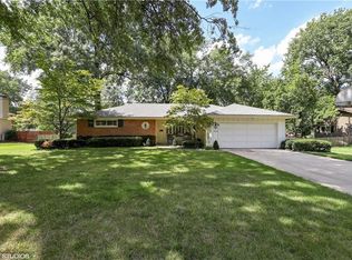8208 Dearborn Dr, Prairie Village, KS 66208