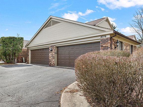 3rd image of 4376 Knightsbridge Ln #1